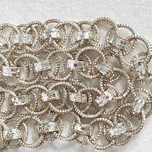 925 Plated Chain Necklace Twisted Double Rings Joined By Thicker Smaller Rings - Picture 3 of 7